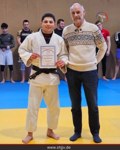 Bronzene Ehrennadel des SHJJV für Ashot Arustamjan